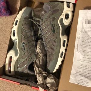 Women’s AirMax plus BRAND NEW